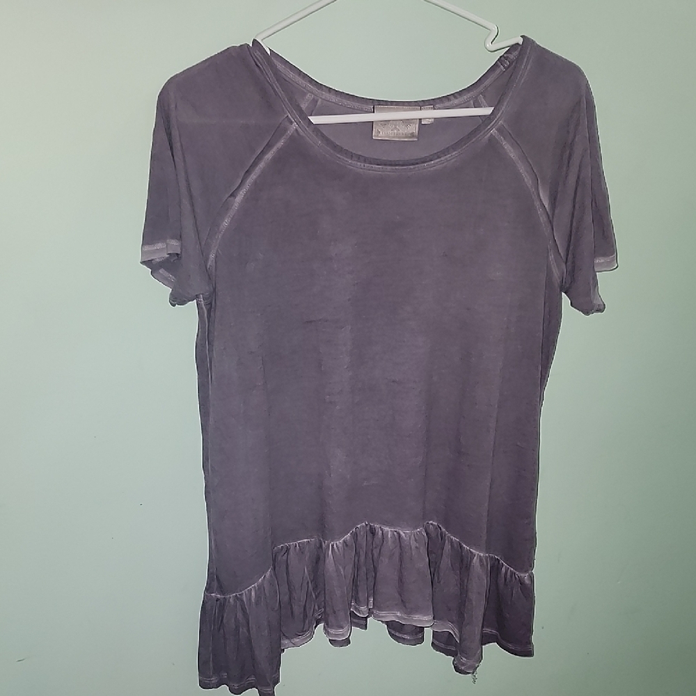 Gray Ruffle Hem Women's Top - Picture 4 of 5